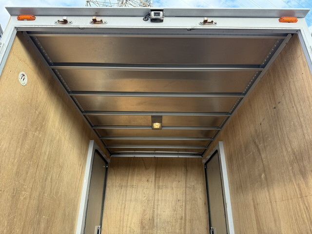 日産アトラスアルミバン小型（2t・3t）[写真12]