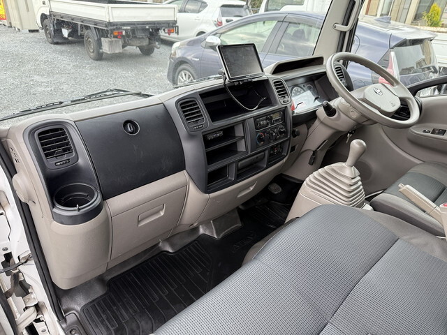 日産アトラスアルミバン小型（2t・3t）[写真38]