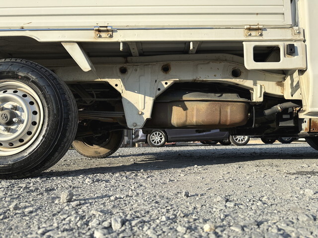 トヨタライトエース平ボディ小型（2t・3t）[写真17]