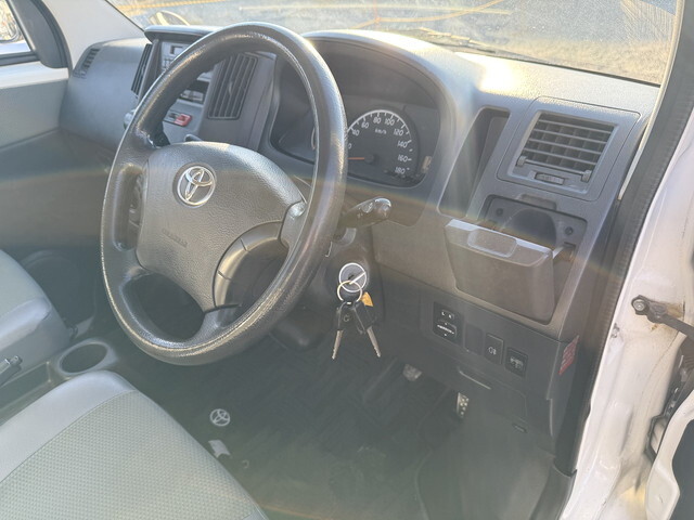 トヨタライトエース平ボディ小型（2t・3t）[写真27]