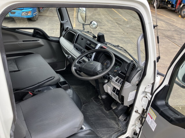 三菱ふそうキャンターダンプ小型（2t・3t）[写真24]