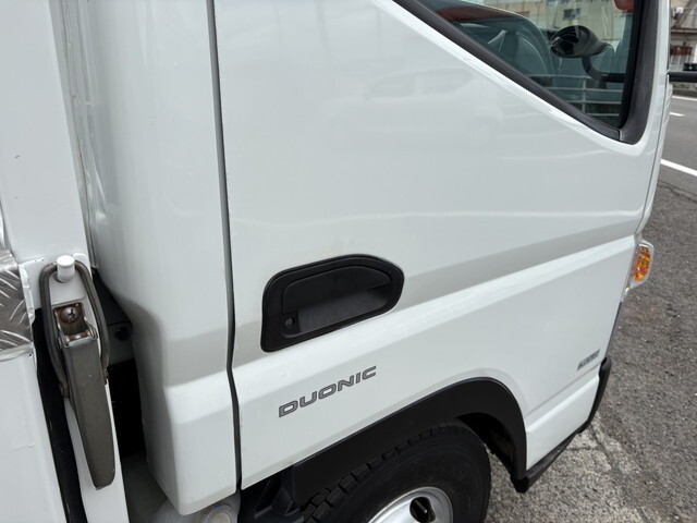 三菱ふそうキャンター平ボディ小型（2t・3t）[写真13]