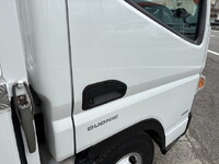 三菱ふそうキャンター平ボディ小型（2t・3t）[写真14]