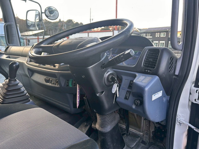 日野レンジャーアルミウイング中型（4t）[写真19]