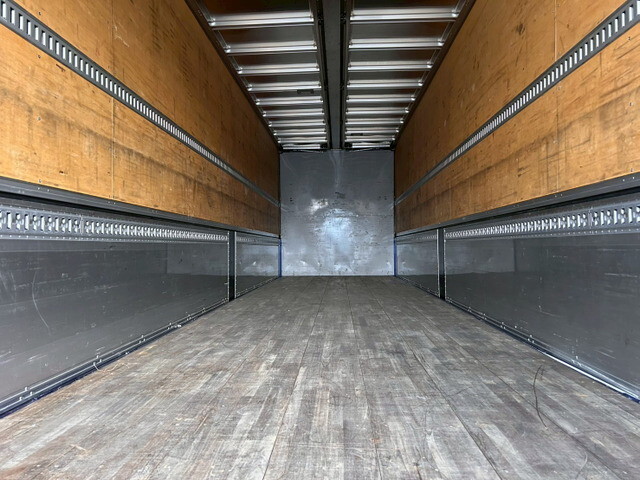 UDトラックスクオンアルミウイング大型（10t）[写真13]