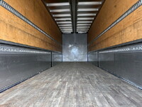 UDトラックスクオンアルミウイング大型（10t）[写真14]