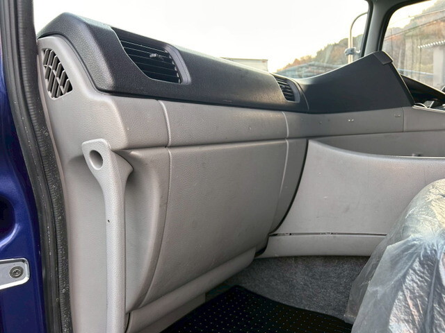 UDトラックスクオンアルミウイング大型（10t）[写真19]