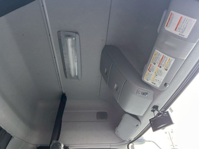 UDトラックスクオンアルミウイング大型（10t）[写真22]