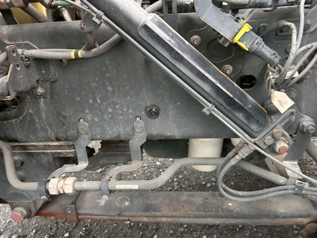 UDトラックスクオンアルミウイング大型（10t）[写真36]