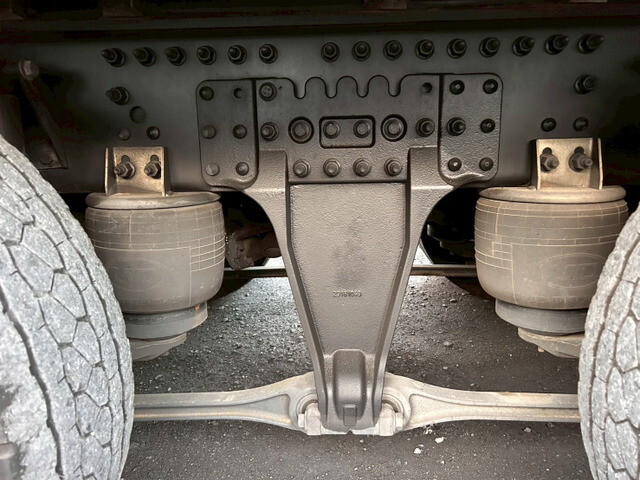 UDトラックスクオンアルミウイング大型（10t）[写真39]