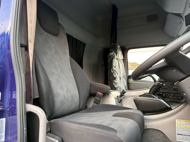 UDトラックスクオンアルミウイング大型（10t）[写真04]