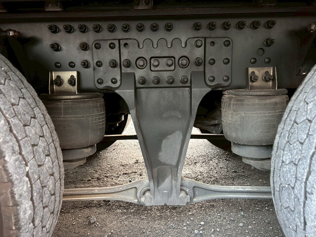 UDトラックスクオンアルミウイング大型（10t）[写真40]