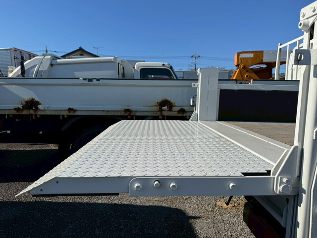 日野デュトロ平ボディ小型（2t・3t）[写真10]