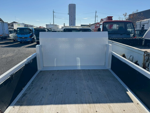 日野デュトロ平ボディ小型（2t・3t）[写真11]
