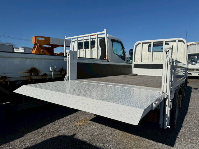 日野デュトロ平ボディ小型（2t・3t）[写真12]