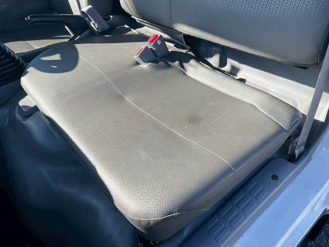 日野デュトロ平ボディ小型（2t・3t）[写真16]