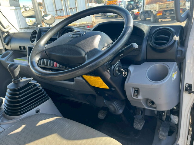 日野デュトロ平ボディ小型（2t・3t）[写真20]