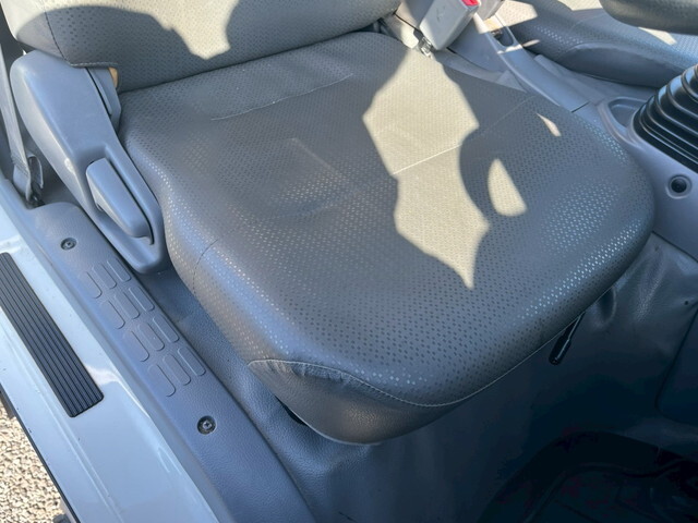 日野デュトロ平ボディ小型（2t・3t）[写真22]