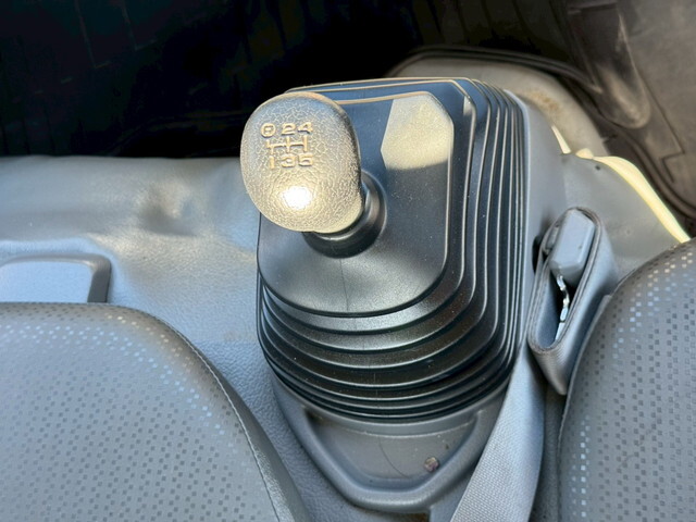 日野デュトロ平ボディ小型（2t・3t）[写真29]