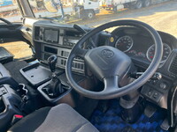 日野プロフィアトレーラーヘッド（トラクターヘッド）大型（10t）[写真18]