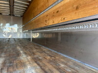 いすゞギガアルミウイング大型（10t）[写真14]