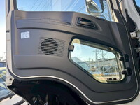 いすゞギガアルミウイング大型（10t）[写真19]