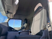 いすゞギガアルミウイング大型（10t）[写真21]