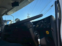 いすゞギガアルミウイング大型（10t）[写真22]