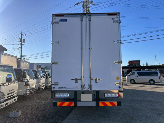 いすゞギガアルミウイング大型（10t）[写真03]