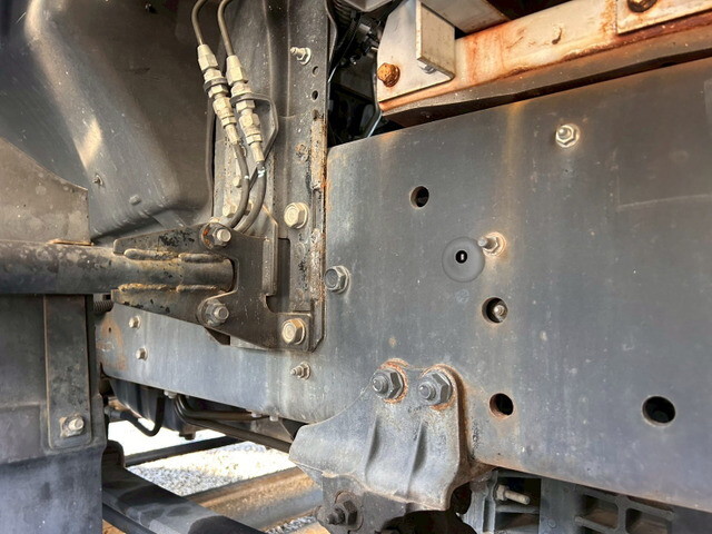 いすゞギガアルミウイング大型（10t）[写真37]