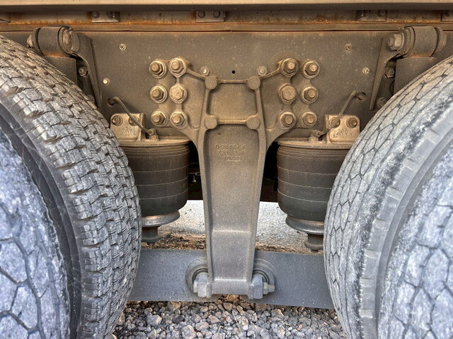 いすゞギガアルミウイング大型（10t）[写真40]