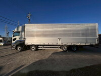 いすゞギガアルミウイング大型（10t）[写真06]