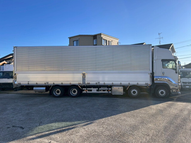 いすゞギガアルミウイング大型（10t）[写真07]