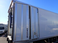 いすゞエルフ冷凍車（冷蔵車）小型（2t・3t）[写真14]