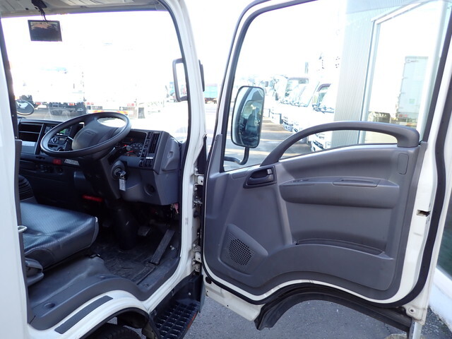 いすゞエルフ冷凍車（冷蔵車）小型（2t・3t）[写真31]