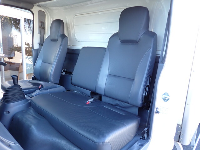 いすゞエルフ冷凍車（冷蔵車）小型（2t・3t）[写真33]