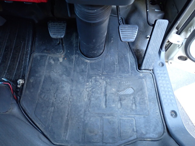 いすゞエルフ冷凍車（冷蔵車）小型（2t・3t）[写真35]