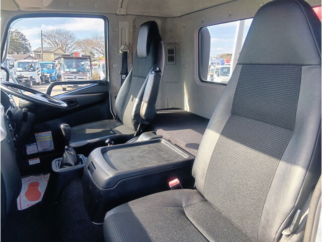 三菱ふそうファイタークレーン5段増トン（6t・8t）[写真22]