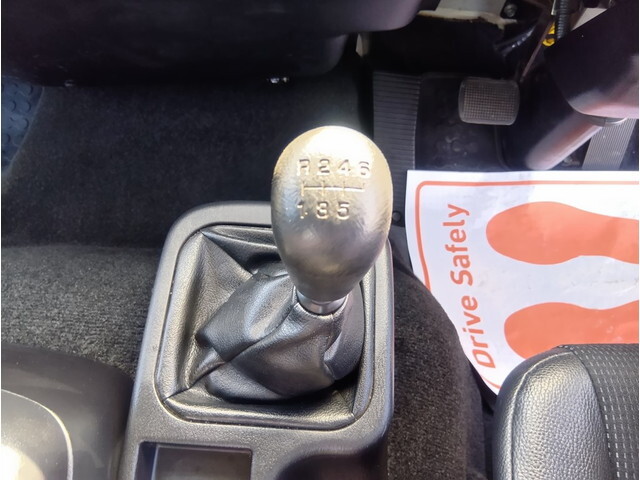 三菱ふそうファイタークレーン5段増トン（6t・8t）[写真25]