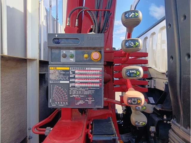 三菱ふそうファイタークレーン5段増トン（6t・8t）[写真09]