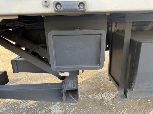 日野プロフィアアルミウイング大型（10t）[写真28]