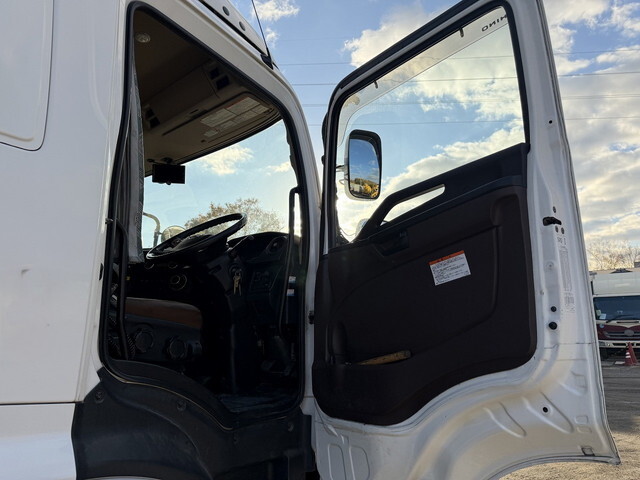 日野プロフィアアルミウイング大型（10t）[写真32]