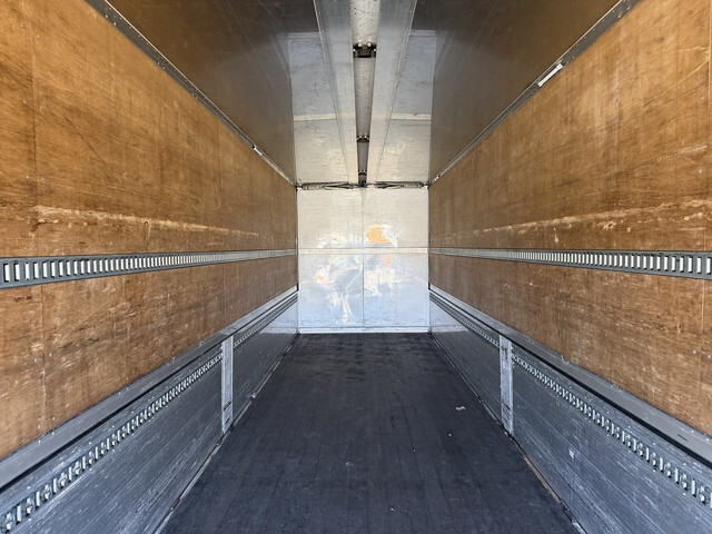 日野プロフィアアルミウイング大型（10t）[写真09]