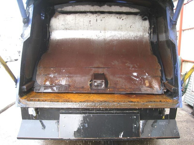 いすゞエルフパッカー車（塵芥車）小型（2t・3t）[写真16]