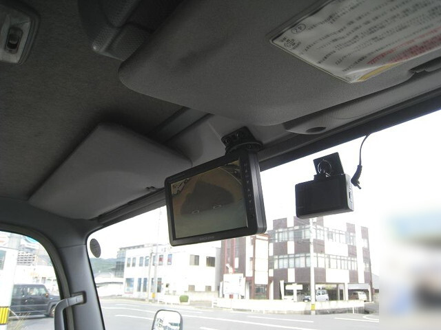 いすゞエルフパッカー車（塵芥車）小型（2t・3t）[写真22]