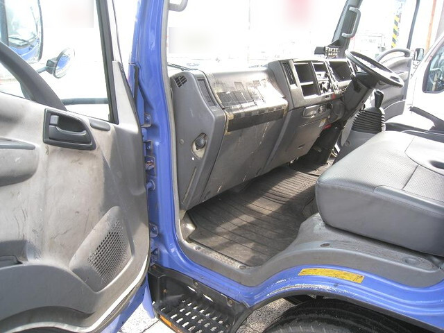 いすゞエルフパッカー車（塵芥車）小型（2t・3t）[写真23]