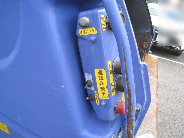 いすゞエルフパッカー車（塵芥車）小型（2t・3t）[写真08]
