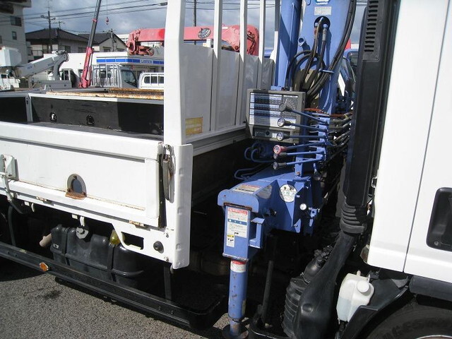 いすゞエルフクレーン4段小型（2t・3t）[写真09]