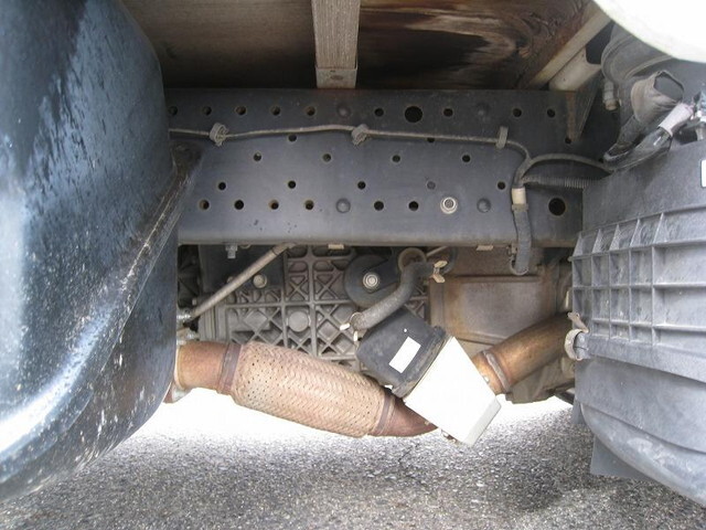 いすゞエルフ平ボディ小型（2t・3t）[写真12]