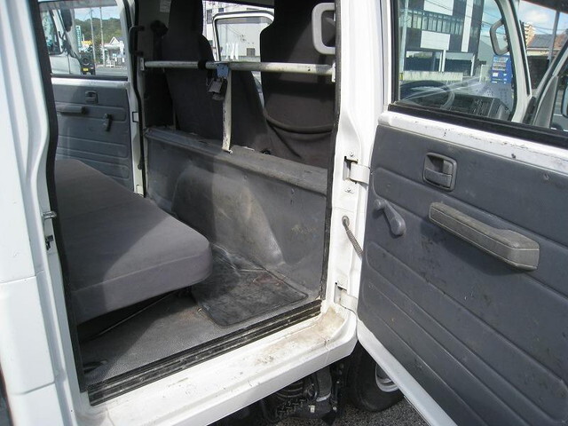 マツダタイタンダブルキャブ（Wキャブ）小型（2t・3t）[写真11]